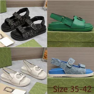 Platt häl lyxdesigner sandaler kvinnor casual glider sandal läder lappt modet fashionabla strandskor klassisk ankel remmar tjocka solade reseskor