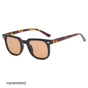 2 adet moda lüks tasarımcı MI tırnak kare güneş gözlüğü şık sokak fotoğrafı UV dirençli güneş gözlüğü Instagram kırmızı güneş gözlüğü