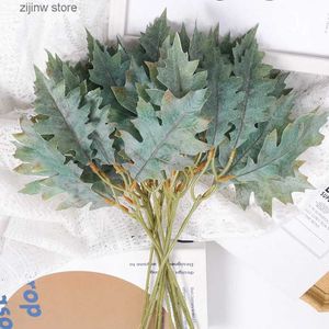 Faux Floral Greenery 5Pcs Maple Leaf Artificial Plant Bouquet Fake Flower for Home Decor Garden Wedding Decoration Outdoor Vase Wreath Accessories Y240322