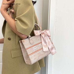 Projektant torebki dla kobiet torba damska nowa prosta moda list haftowy ręczny jeden ramię w torbie na płótnie
