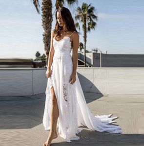 2020 Strandhochzeitskleid Durchsichtig Robe De Mariee Split Chiffon Spitze Sexy Brautkleider Boho Spaghettiträger5589738