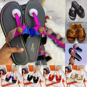 Kurt Geiger Sandals berömda designer Kvinnor Flat Bottom Shoes Sandale Splice Rainbow Slides Eagle Head Inlaid Diamond Luxury Flip Flops Womens Sandal Sliders Storlek 43