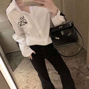 2024SS Spring Women Women Cirche Camisas Femininas Moda Moda Splicing Casa Letters Bordge Bordge Blusa Blata