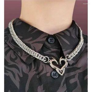 Anhänger Halsketten Modischer koreanischer Stil Exquisite Punk Hohle Flamme Liebe Halskette für Männer und Frauen Vielseitig Rock Cool Geschenk Schmuck