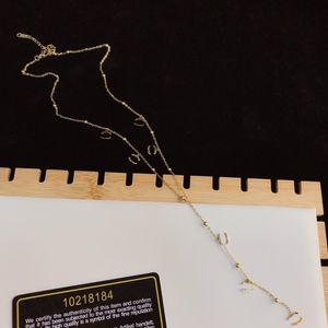 Charm Womens Designer Halsband Diamond Letter Pendant Choker 18K Gold rostfritt stål Brand Neckalce Chain Jewelry Birthday Parts Accessory