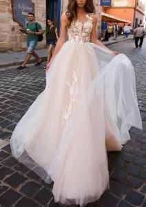 Elegant Long Shear Neck Lace Wedding Dresses A-Line Pink Tulle Sweep Train Garden Bridal Gown Buttons Back Vestido de novia Women Dresses