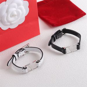 Дизайнерские кожаные браслеты с геометрическими буквами, романтические модные браслеты, унисекс, универсальный браслет с темпераментом, женский черно-белый опционально zl184 I4