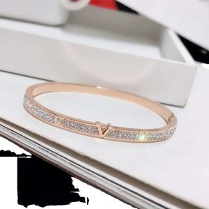 2023 Designer Bangles Bracelets Europe America Fashion Style Womens Bangle Crystal Rose Gold Plated Stainless Steel Wedding Love Gift Jewelry