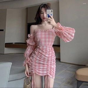 Casual klänningar sexig off-shoulder rosa rutig klänning kvinnors höst a-linje kjol kvinna vestido de mujer femme mantel