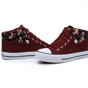 Casual Schuhe 2024 Winter Weiße Plattform Turnschuhe Vulkanisierte Frauen Fleece Warme Leinwand Damen Rot Designer Sneaker Sticken