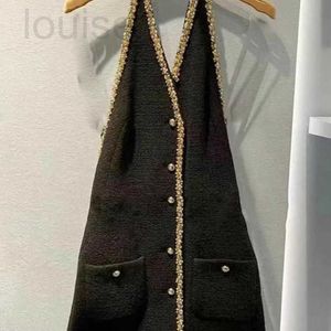 الفساتين الأساسية المصممة للفساتين العلامة التجارية Miu Black Nail Bead فستان الماس مع الظهر المفتوح مثير التصميم الإحساس بالرقبة معلقة تنورة المشاهير GK56