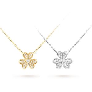 Lucky Clover Necklace Cleef Diamond Heart Neckor Designer Jewelry for Women Party Christmas Gift Brand Letter-V Frivole Series 308K