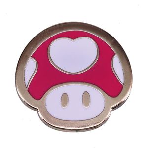 Pretty Heart Mushroom Pins Cute Princess Peach Badges roliga emaljstift Kläder Tillbehör Modsmycken gåvor till vänner