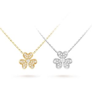 Lucky Clover Necklace Cleef Diamond Heart Neckor Designer Jewelry for Women Party Christmas Gift Brand Letter-V Frivole Series 225R