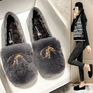 Scarpe Casual Plus Size 40/42 Chic Metallo Fiocco-nodo Mocassini di Pelliccia Femme Caldo Peluche Appartamenti Punta Rotonda Mocassini Pelosi Inverno Cotone delle donne 2024