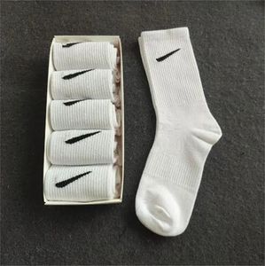 Designer Mens and Womens Socks Five Brands of Luxurys Sports Sock Winter Net Letter Knit Sock Cotton With Boxes Pure Cotton Breating Sports Socks for Men and Women R5