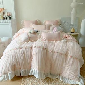 Sängkläder sätter romantisk fransk prinsessa bröllop set mjuk mysig rosa spetsblommor broderi rufsar täcke täcke lakan kudde