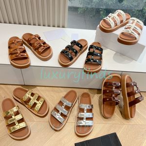 Triomphe mule kalvskinn läder kvinnor tippi glid clea triomphe gladiator chunky sandal shearling kvinnliga designer tofflor sommar lyxskor storlek 35-42 Sandbeach