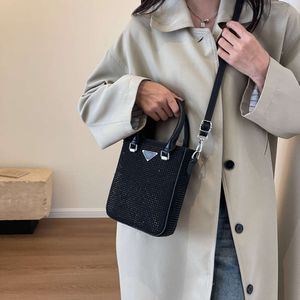 Hinkväska designer heta varumärke kvinnors vinter nya mode populära handväska axelväska elegant