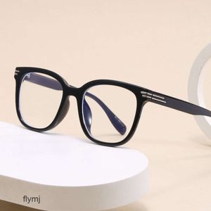 2 pcs Fashion luxury designer ultra light plastic titanium frame new fashionable anti blue light plain mirror for both men and women