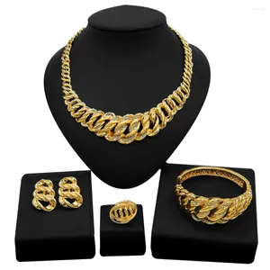 Комплект ожерелья и серег, модные женские украшения для вечеринок с покрытием из 18-каратного золота, простой элегантный дизайн аксессуаров из четырех подарков по оптовой цене YLL