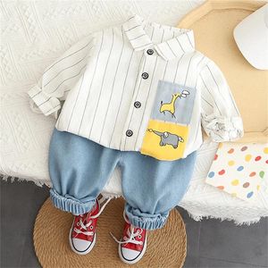 Set di abbigliamento Bambino Bambino Bambino Neonato Nato Neonato Manica lunga Simpatici cartoni animati Animali Camicia a righe Top Jeans solidi Pantaloni Completi