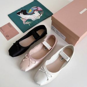 Tasarımcı Paris Ballet Flats Ayakkabı Profesyonel Dans Elbise Ayakkabı Saten Balerin Platformu Bowknot Sığ Ağız Tek Ayakkabı Düz ​​Sandalet Kadınlar İçin