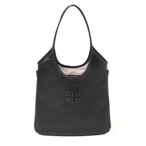 Kvinnor äkta läder armhåla underarmsäck lyx man shoppare axel designer tygväska hobo handväska handväska premium crossbody clutch väskor a1