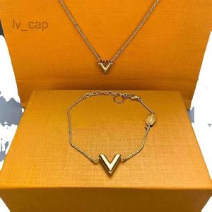 Brand Necklace Pendant Designer Fashion Jewelry Man Cjeweler Letter Plated Gold Sier Chain for Men Woman Trendy Tiktok Have Necklaces Jewellery