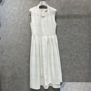 プラスサイズのドレス女性バッジドレスYサマーカジュアルタンク付きファッションホリデーホワイトエストデザイナーラグジュアリー用途ドロップ配信ot4v1