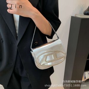 Crossbody Bag Ny Counter Quality Fashion Netizen Hot Washed Spicy Girl Denim Dingdang Bag Underarm Nedy Handheld New Style Bag