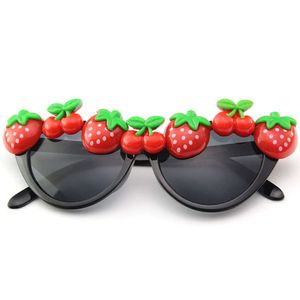 Ny Dance Party Strawberry Cat Eye Glasses Hawaiian Style Dekorativa solglasögon