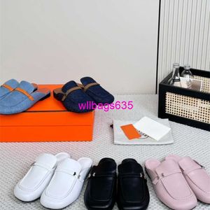 Mules Sandals Half Head Loafers Leather Slippers Family 2024 Springsummer New Castary Muller Slipper