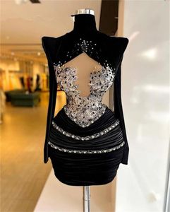 2021ブラックベルベットハイネックショートウエディングドレス女性のためのイブニングドレスマーメイドビーズクリスタルパーティーガウンプリーツミニローブ8416511