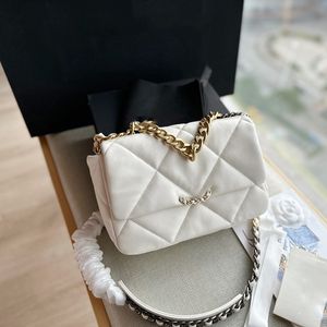 Womens 19 Series White Classic Flap Soft Lambskin Quilted Bags Chain Handle Tote Two-tone Hardware Matelasse Crossbody Handbags Turn Lock Purse Serial Number 26CM