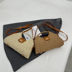 Bag Summer Messenger Bags Woven Shell Women Hand-Woven Handmade Fashion Holiday Casual Simple Elegant Lady Beach Purse