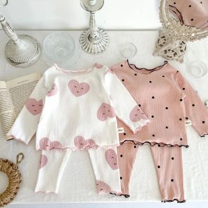 2947A vestiti nati per bambina Set casa autunno pigiama per ragazze in cotone a costine vestito orecchio di legno 240314