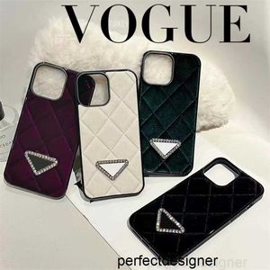 Designer Fashion Designer Velvet Phone Cases 15Promax Luxury Letter för iPhone 15 14Pro 13 12 11 Mens Womens Luxury Crystal iPhone Casesegsr