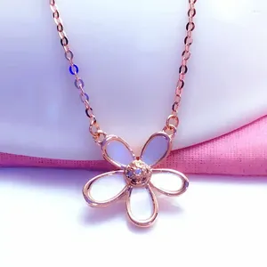 Hängen Creative Design Plated 14k Rose Gold White Emamel Flower Necklace Pendant Fashion Fresh ClaVicle Chain Jewelry