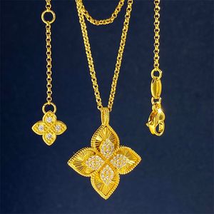 Marca di lusso Clover Designer Collane a sospensione per donne 18k oro d'oro dolce 4 foglie Collana di girocollo fiore Orecchini diamanti in cristallo anelli bracciale gioielli