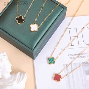 18K Gold Plated Necklaces Luxury Designer Necklace Flowers Four-leaf Clover Cleef Fashional Pendant Necklace Wedding Party Jewelry no box