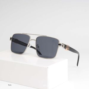 2 PCS Fashion Luxury Designer New Metal Double Beam Solglasögon för mäns solglasögon Klassiska modeglasögon 8808