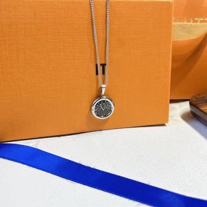 Halsband Guldhalsband Kvinnans smyckesdesigner Pendant Halsband Rose Gold Double Heart Custom Chain Luxury Jewelys for Party Gift