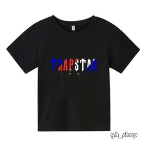 T Shirts 2024 Yaz Trapstar Tshirt Çocuklar Erkek Plaj Şortları Set Sokak Giyim Takıntısı Erkek Kadın Giysileri Kızlar Spor Giyim Gömlek 5355 240411