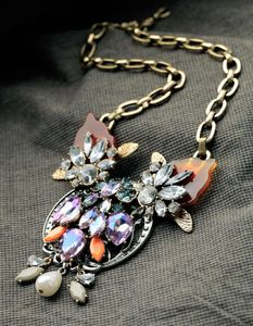 Collana lunga di fiori di strass di colore di lusso in lega lunga di moda etnica della Boemia per gioielli da donna eleganti regalo per feste 240315