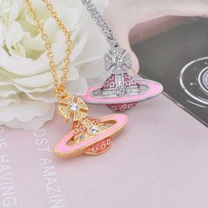 Collana Designer Viviennes Westwoods Gioielli hip-hop di lusso Alta qualità Roxanne Pearl Baking Powder Paint Collana con stella a cinque punte Versione alta