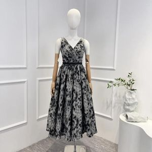 カジュアルドレスJACQUARD MIDIメスドレスベルトサイドジッパークロージャーノースリーブ最高品質2024女性服