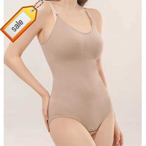 One Piece Shapewear med bröststöd och Suspender Vackra kroppsknappar Crotch Lyftskinkor Dra åt Sexiga en triangelbyxor