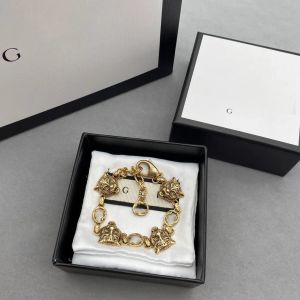 Luxurys designer armband feminina charmarmband trendiga mode elegant brev party tiger huvud smycken gåvor grossist födelsedagspresenter trevligt