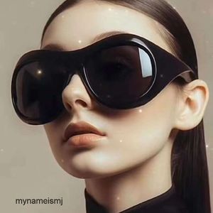 2 pcs Fashion luxury designer Ultra large futuristic technology sunglasses Y2K large frame cycling sunglasses trendy sports sunglasses